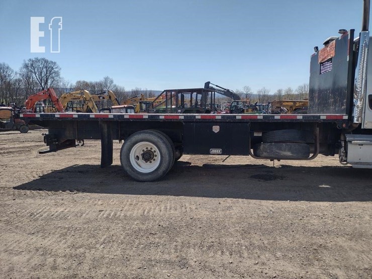 2015-freightliner-business-class-m2-106-image-23