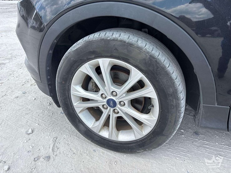 2017-ford-escape-image-28
