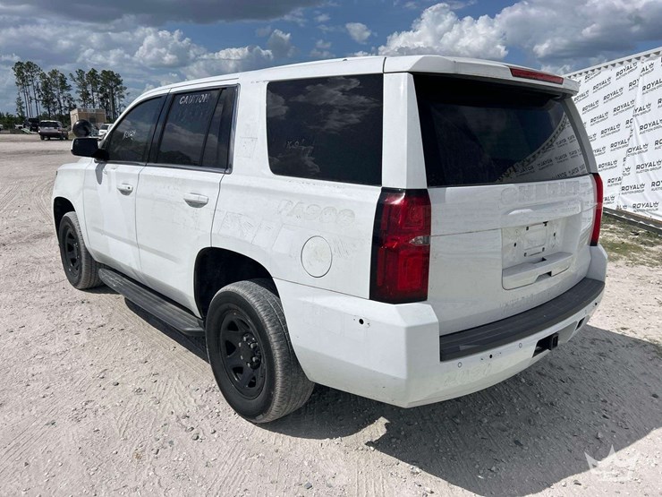 2020-chevrolet-tahoe-image-4