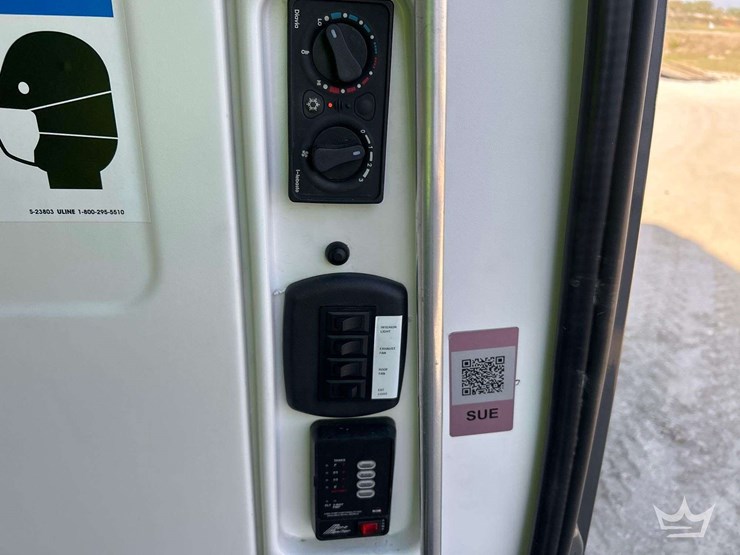 2021-mercedes-benz-sprinter-4500-image-30