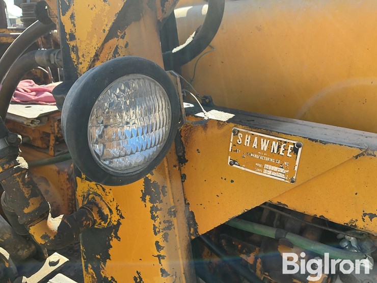 minneapolis-moline-445-image-18