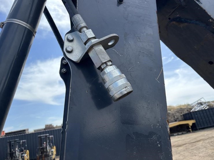 2019-deere-310l-ep-image-20