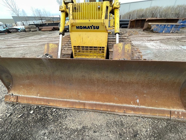 komatsu-d65px-12-image-10