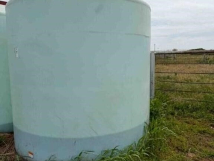 3000-gallon-poly-tank-image-4