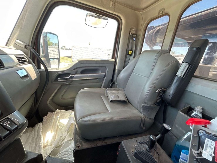 2017-kenworth-t880-image-31