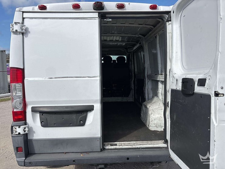 2014-ram-promaster-1500-image-11