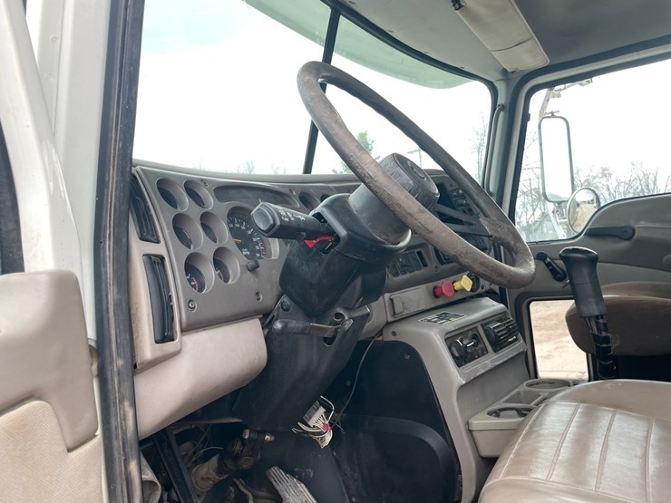 #4030-•-2005-mack-tractor-unit-18-image-82