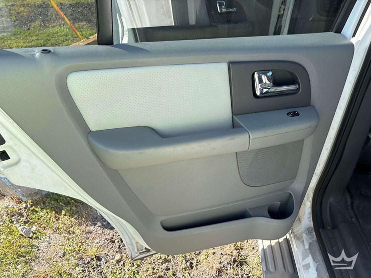 2005-ford-expedition-image-23