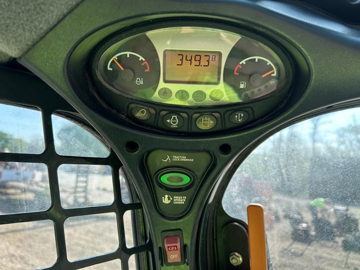 2017-bobcat-t590-image-23