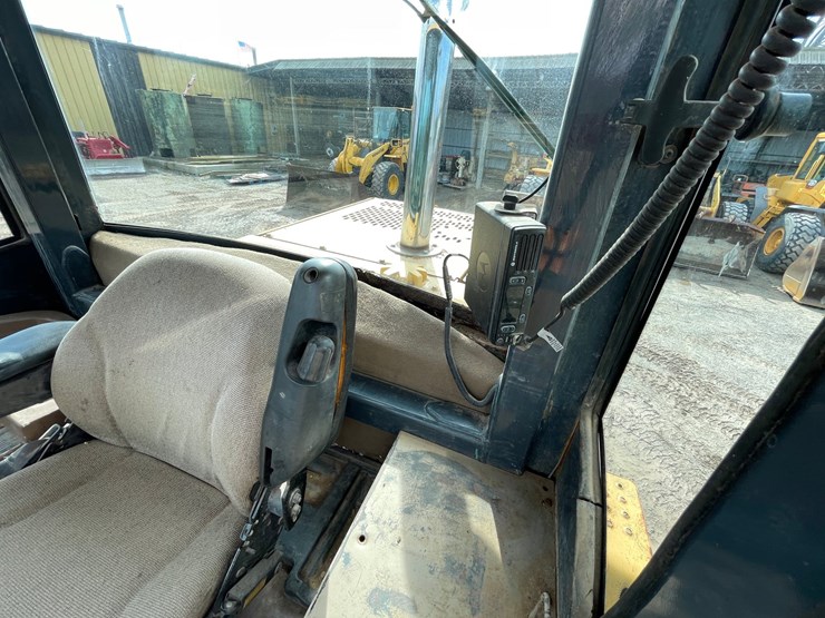 2000-deere-544h-image-41