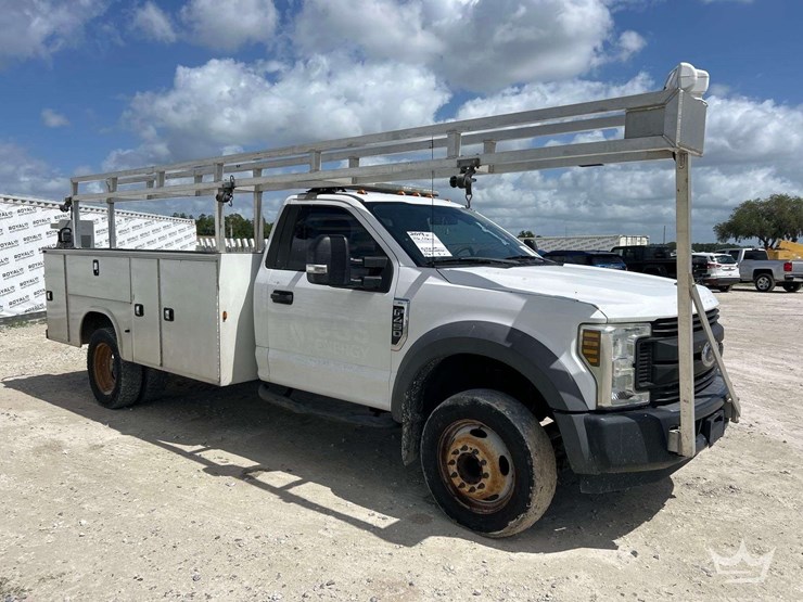 2019-ford-f450-image-2
