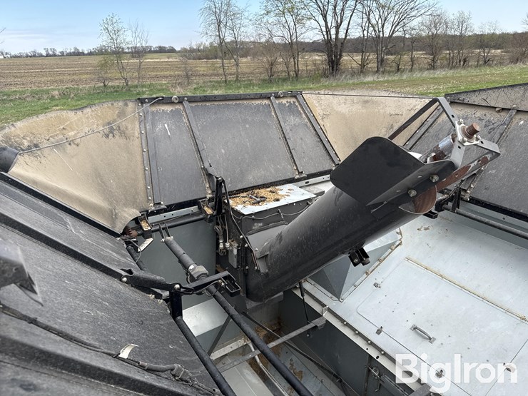2011-gleaner-s67-image-12