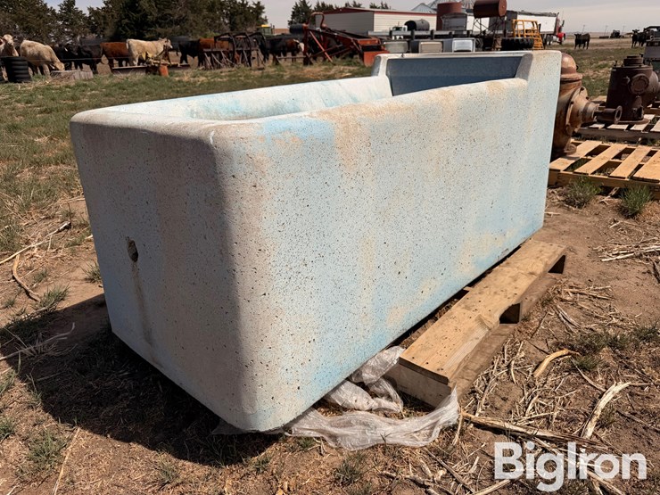 hedstrom-concrete-livestock-waterer-image-4