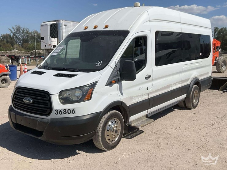2019-ford-transit-image-1