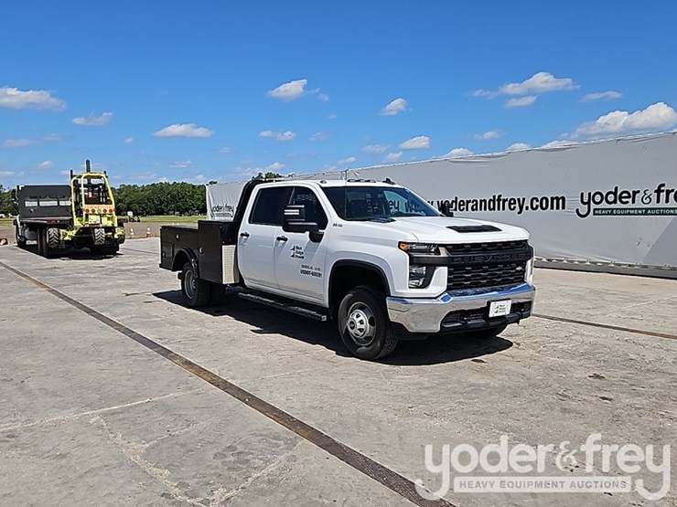 2022-chevrolet-3500hd-image-7