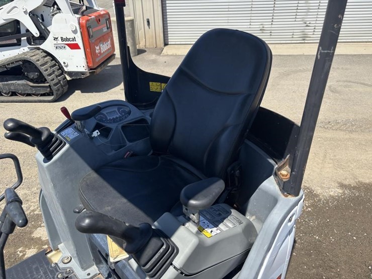 2020-bobcat-e20-image-24
