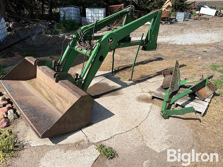 john-deere-158-image-3