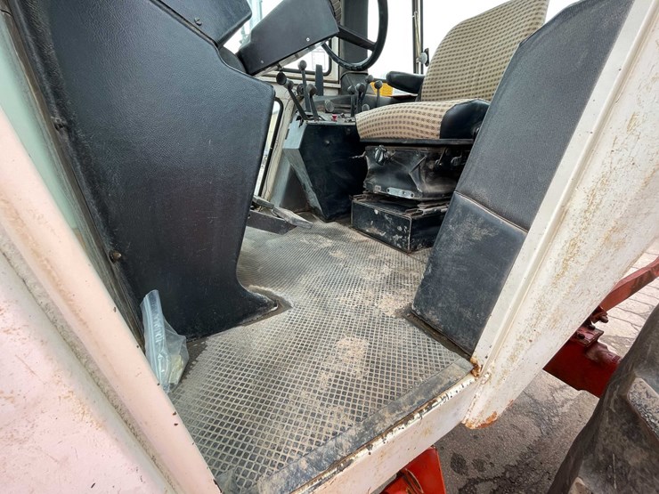 #4065-•-case-2390-tractor-image-81