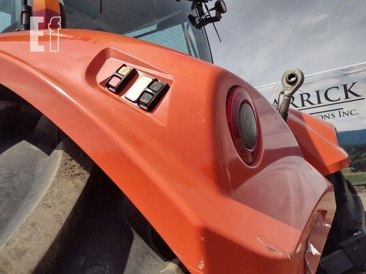 2021-kubota-m7-132-image-31