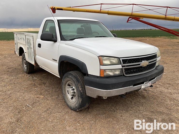 2006-chevrolet-3500-image-3