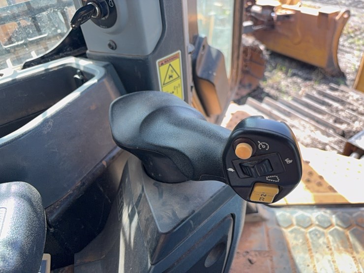 2022-caterpillar-d5-lgp-image-18