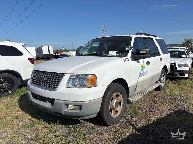 2005-ford-expedition-image-1