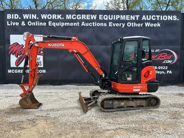 2019-kubota-kx040-4-image-1