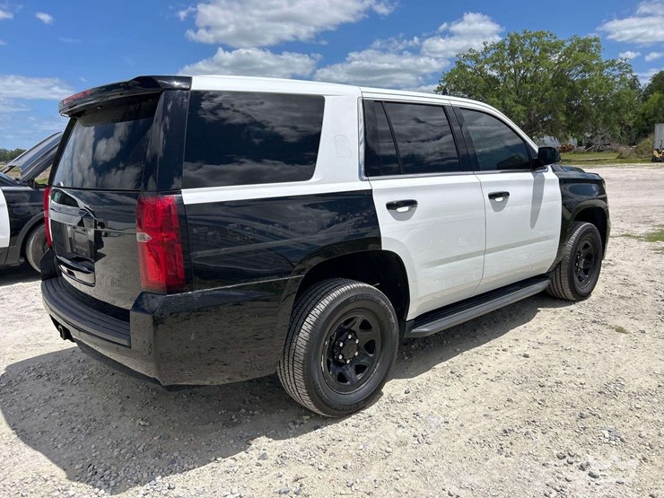 2018-chevrolet-tahoe-image-3