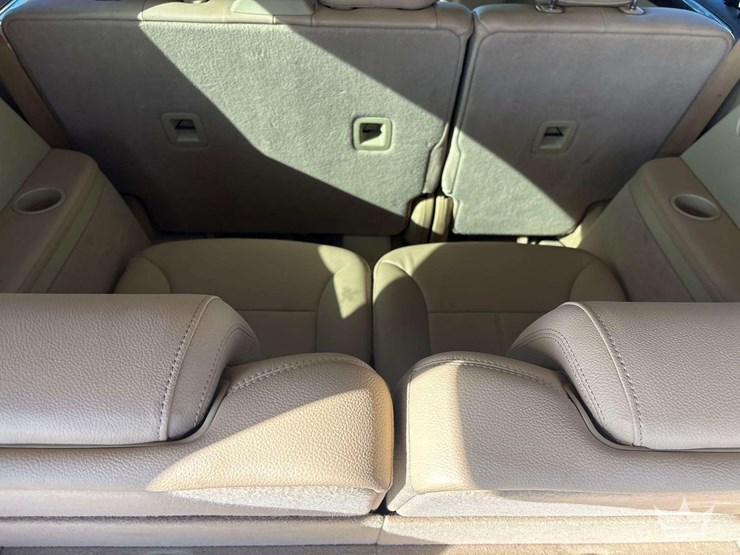 2012-mercedes-benz-gl450-image-25