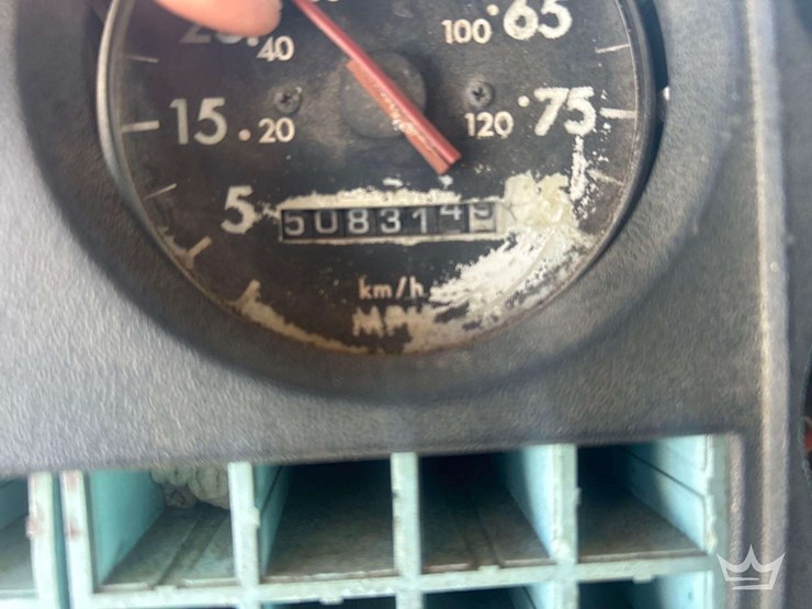 1999-freightliner-fl112-image-7