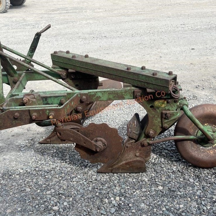 JOHN DEERE 2