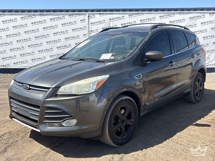 2016-ford-escape-se-image-1