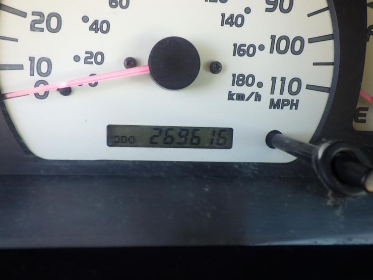 2002-toyota-tacoma-image-12