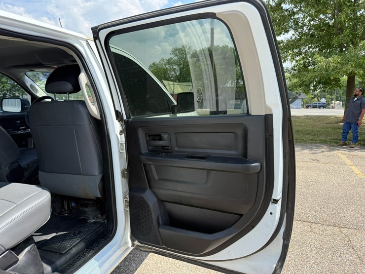 2016-dodge-1500-image-22