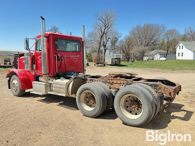 1996-peterbilt-379-image-7