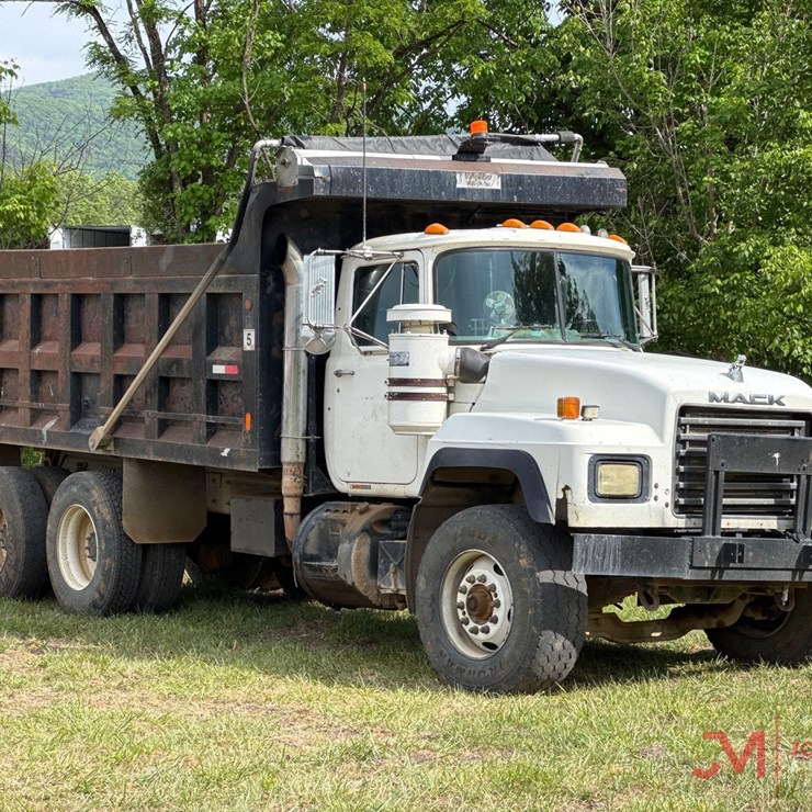 1999 MACK RD690S