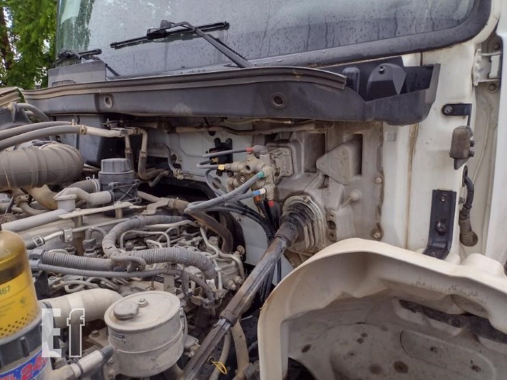 2015-hino-338-image-17