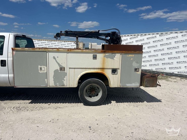 2005-ford-f450-image-15