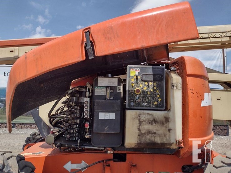2002-jlg-600ajn-image-34