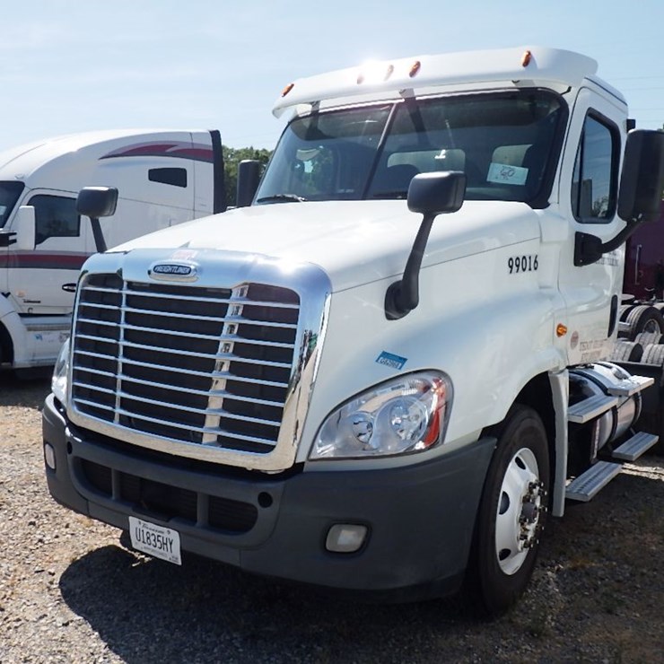 2016 FREIGHTLINER CASCADIA 125