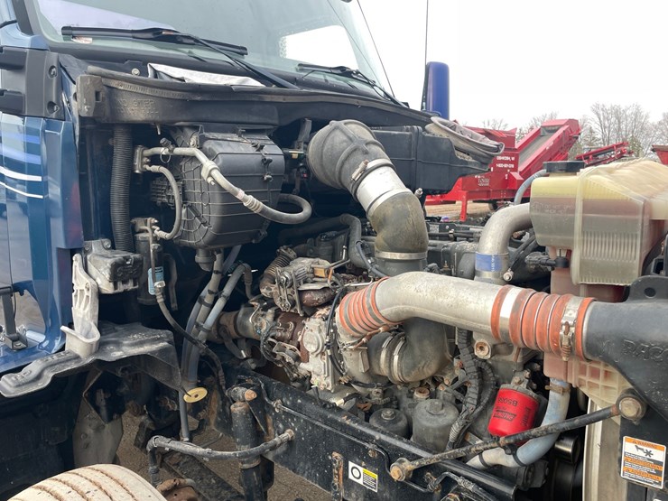 2015-kenworth-t880-image-59