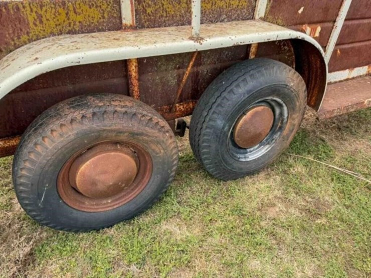16’-livestock-trailer-image-10