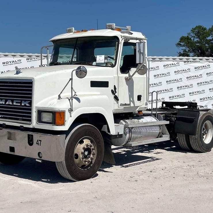 2007 MACK CHN613
