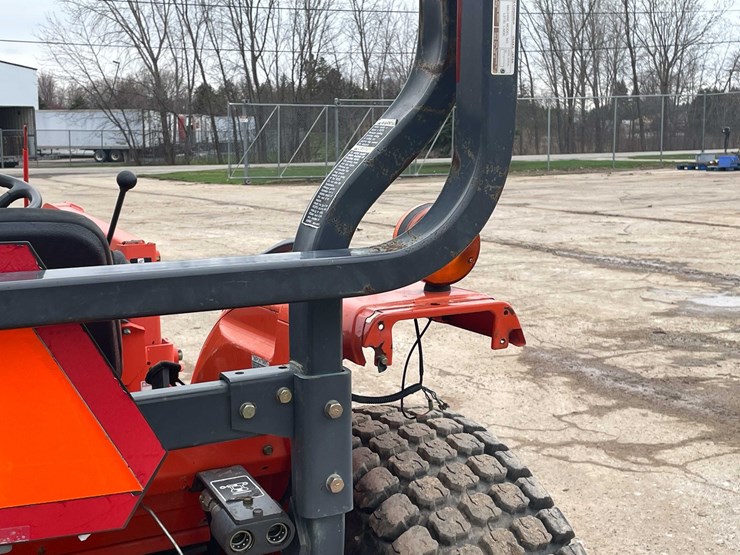 #4054-•-kubota-tractor-image-24