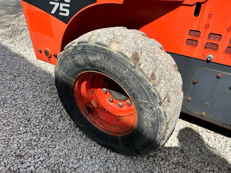 2018-kubota-ssv75-image-13