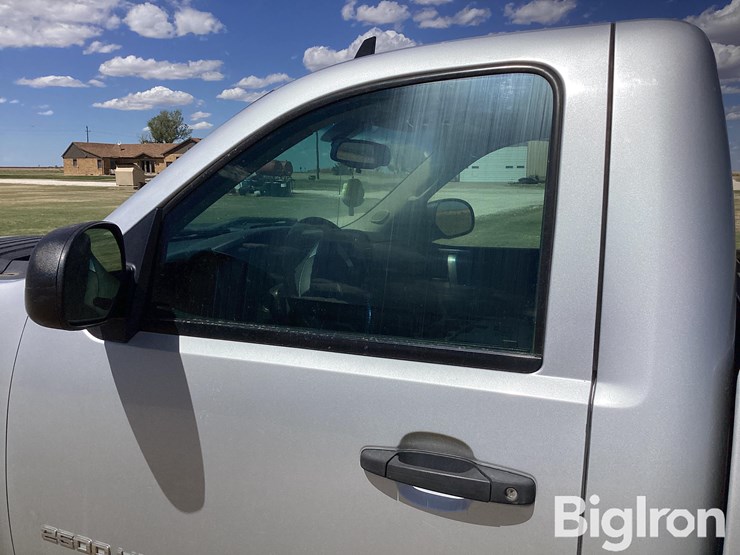 2012-chevrolet-silverado-2500-image-15