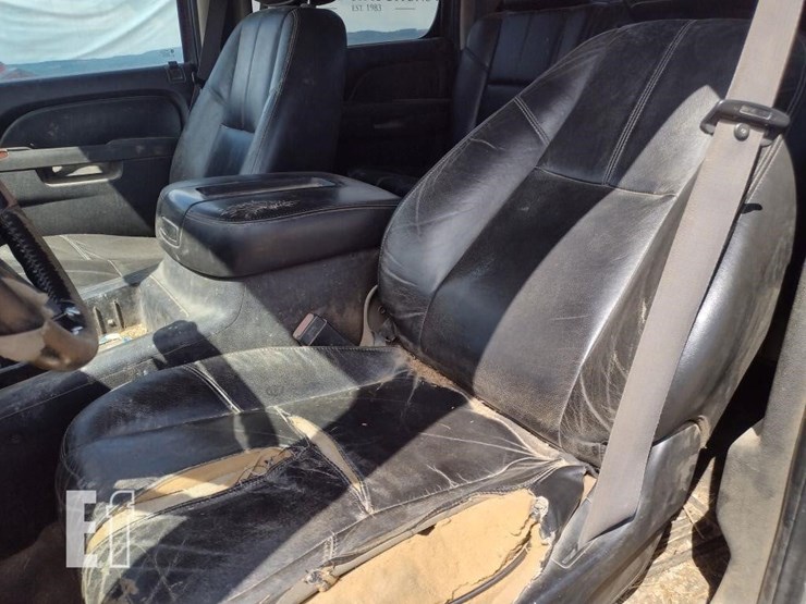 2011-chevrolet-silverado-2500hd-ltz-image-11