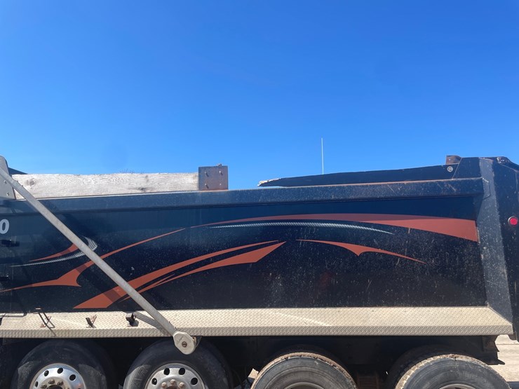 2013-mack-granite-104fr-image-141