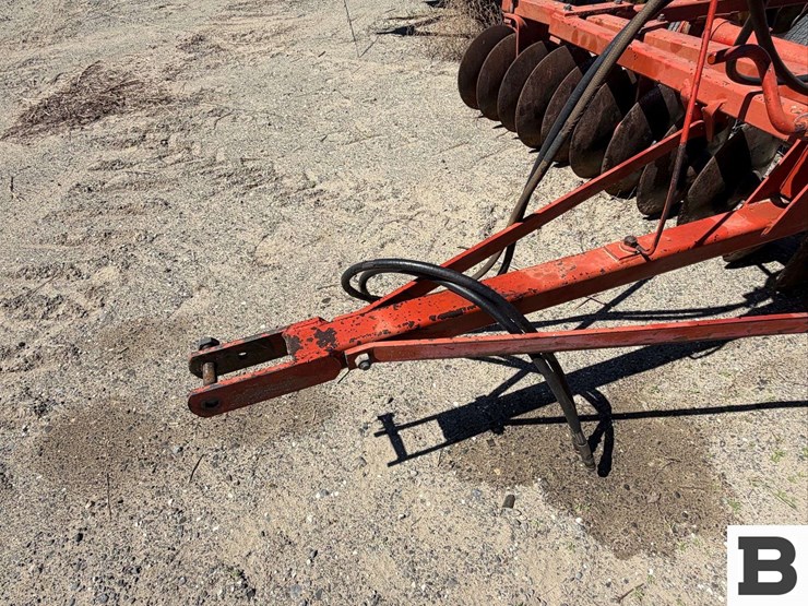 massey-ferguson-520-image-6