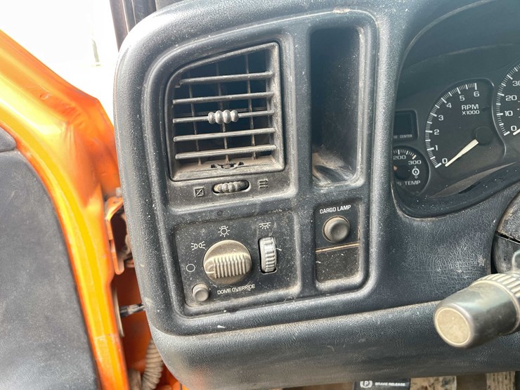 #4043-•-2002-gmc-250-(has-wi-title)-image-98